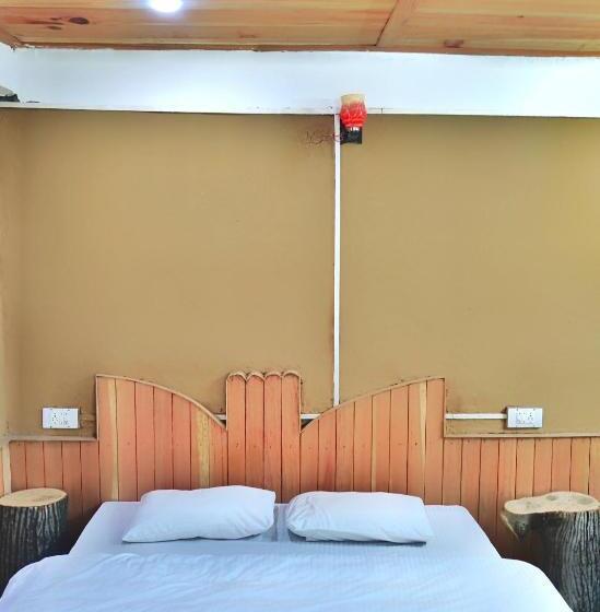 بنسيون Tirthan Ecostay