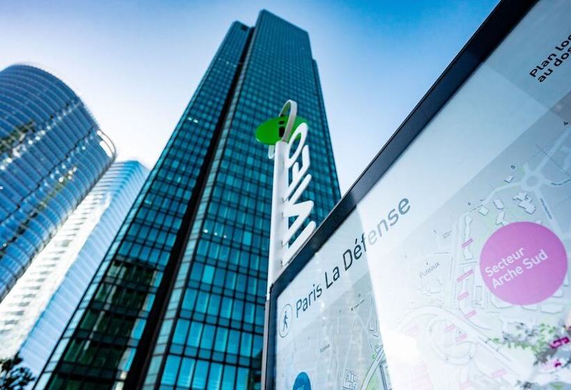 Staycity Aparthotels Paris La Defense