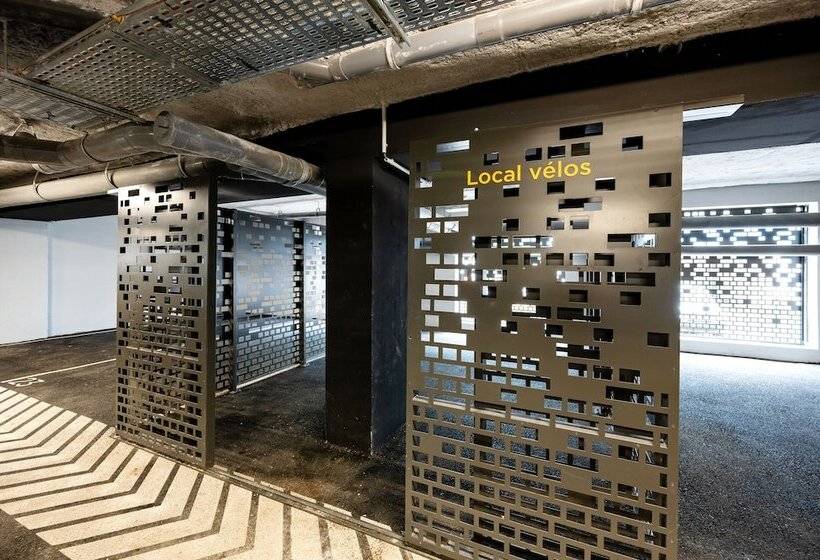 Staycity Aparthotels Paris La Defense