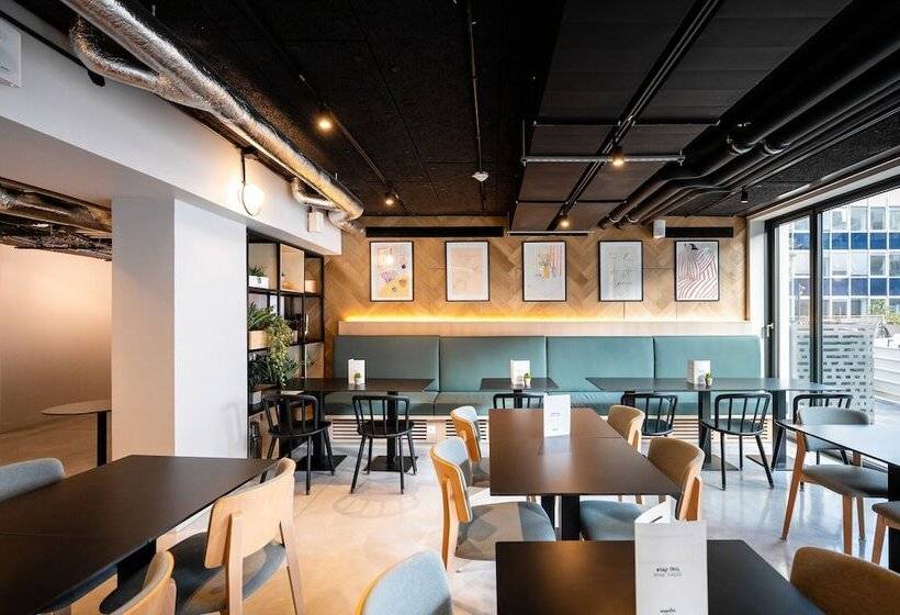 Staycity Aparthotels Paris La Defense