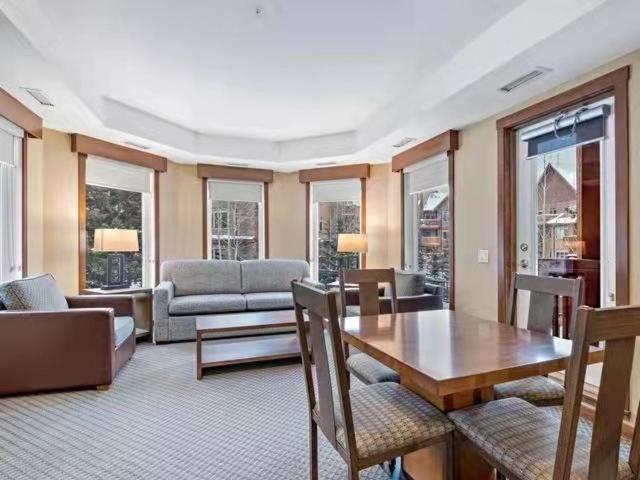 Sunny Tranquil Woods Turret In Falcon Crest Lodge