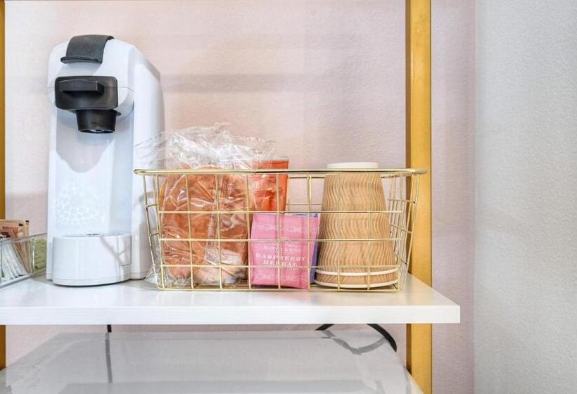 The Oleander Hotel Room 10