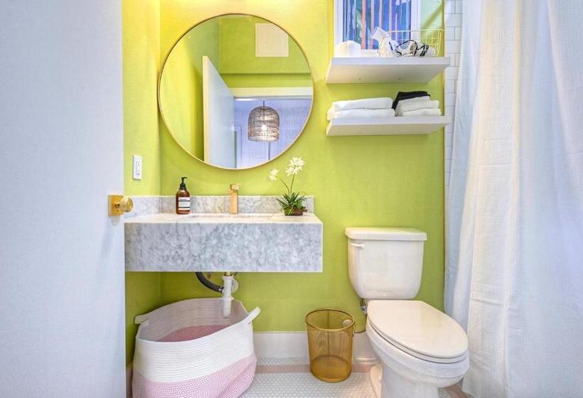 The Oleander Hotel Room 6