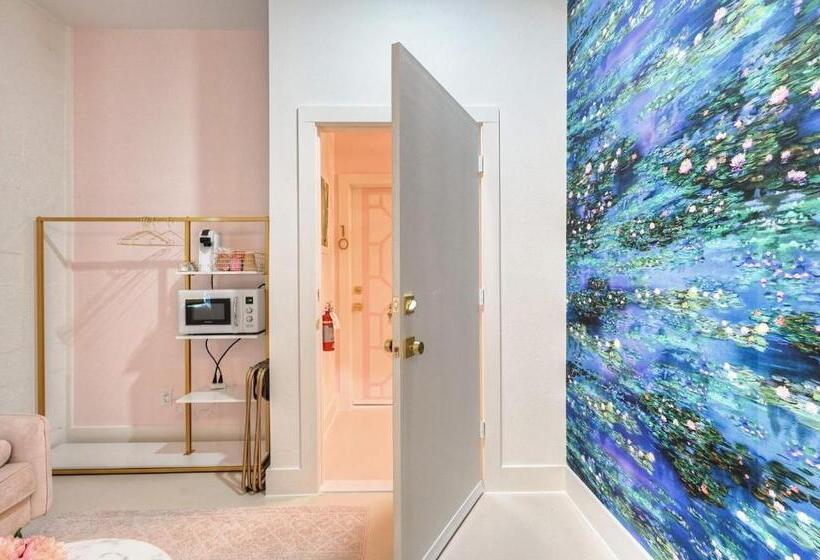 The Oleander Hotel Room 9