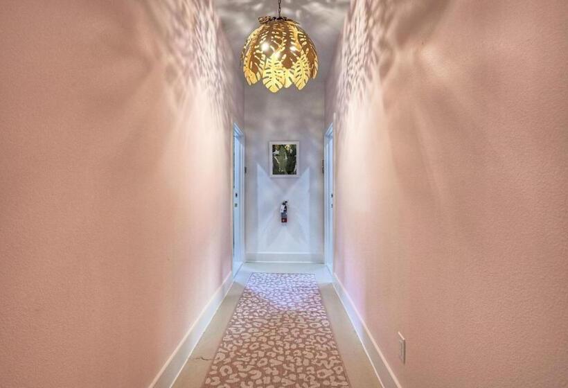 The Oleander Hotel Room 9