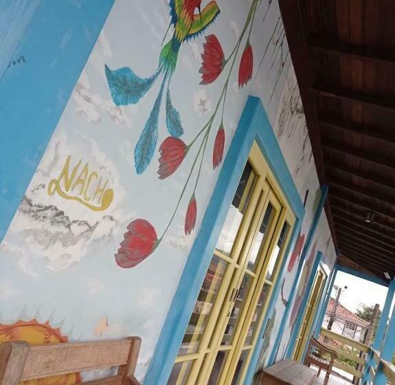 Girassol Hostel By Katita