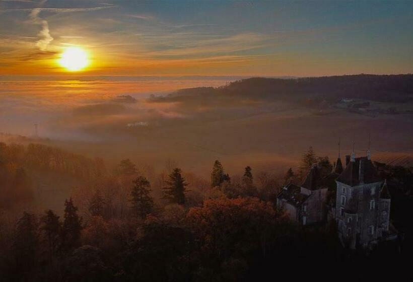 Отель Château De Cadrès