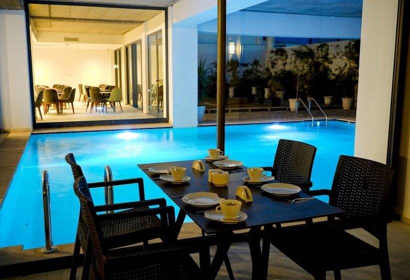 هتل Lescure Business Hôtel And Spa