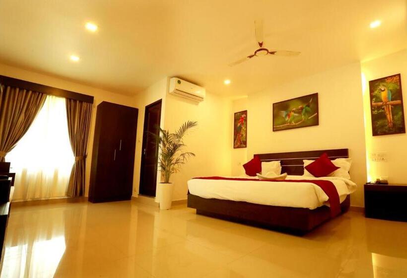 فندق Orfila Inn Airport