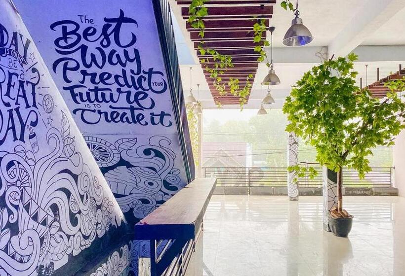 فندق Sky Residence Tomohon Mitra Reddoorz