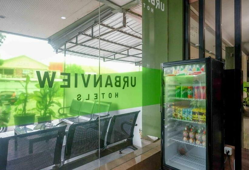 Urbanview Hotel Capital Makassar