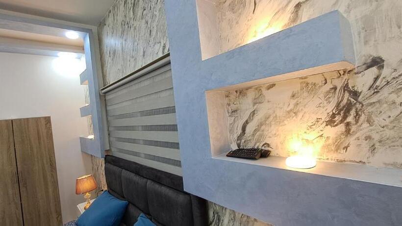 پانسیون Hadrian S Arch