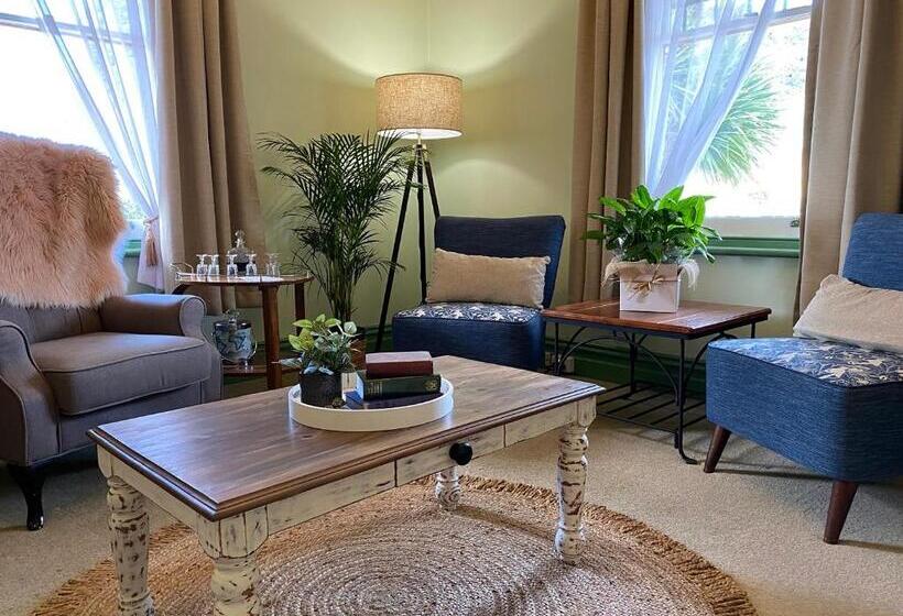 Пансион Hanlon Guest House