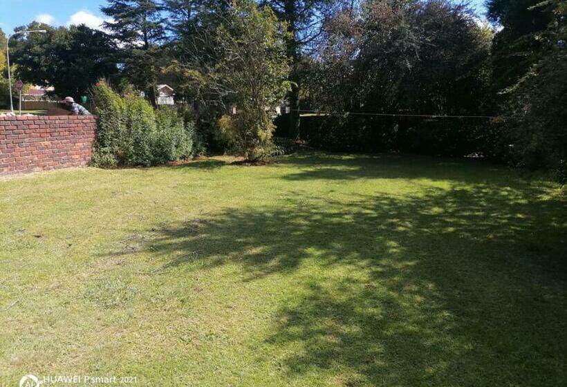 ペンション Ingwenya Guesthouse