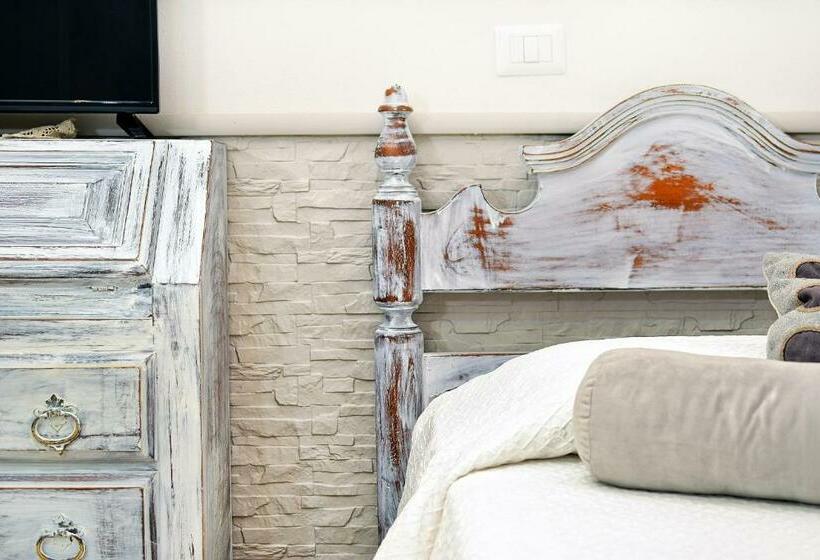 بنسيون Sa Rocchitta House B&b