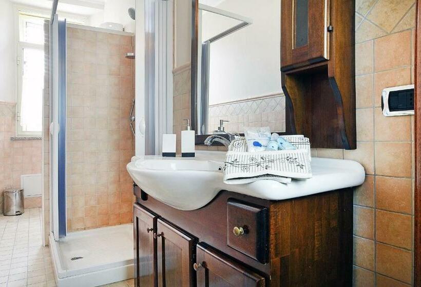 بنسيون Sa Rocchitta House B&b