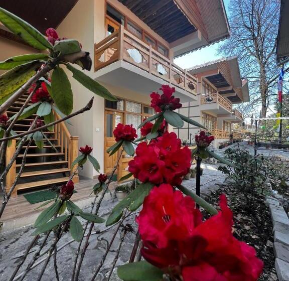 渡假胜地 The Country House