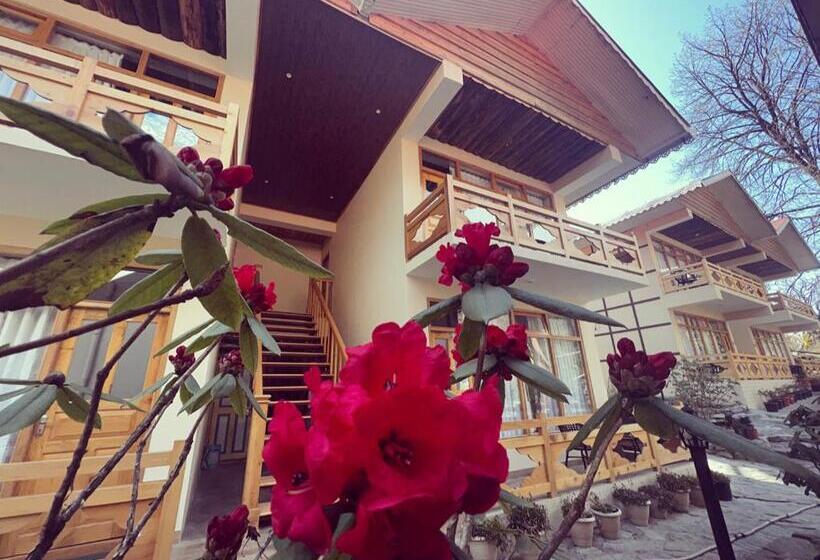 渡假胜地 The Country House