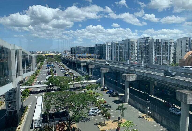 150 Newport Boulevard Near Naia Terminal 3