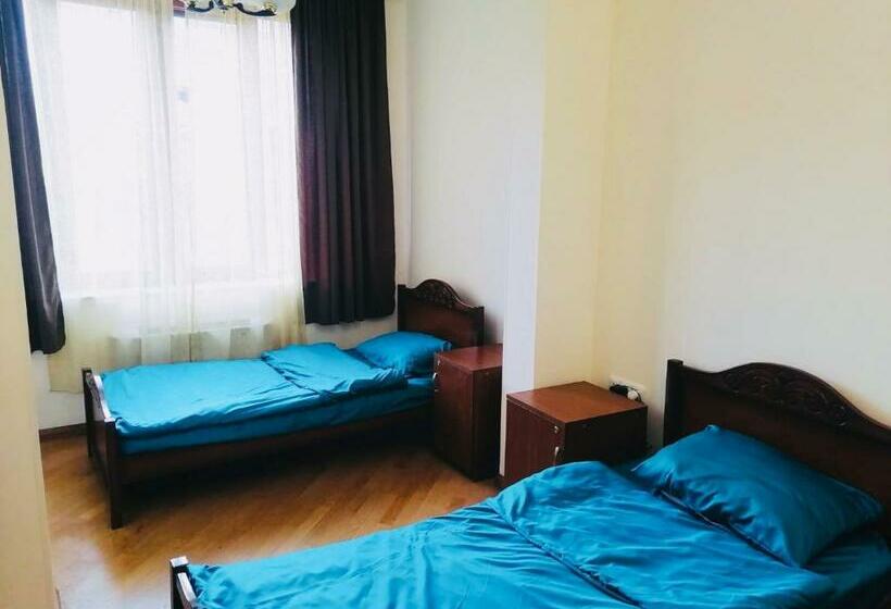 Arevahostel&apartment