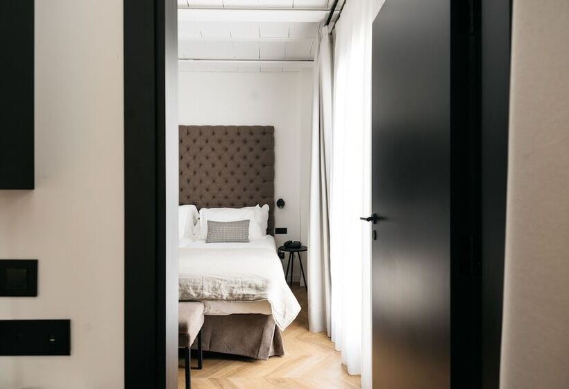 Boutique Hotel Petit Montisión