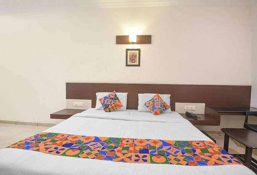 Fabhotel White Clouds