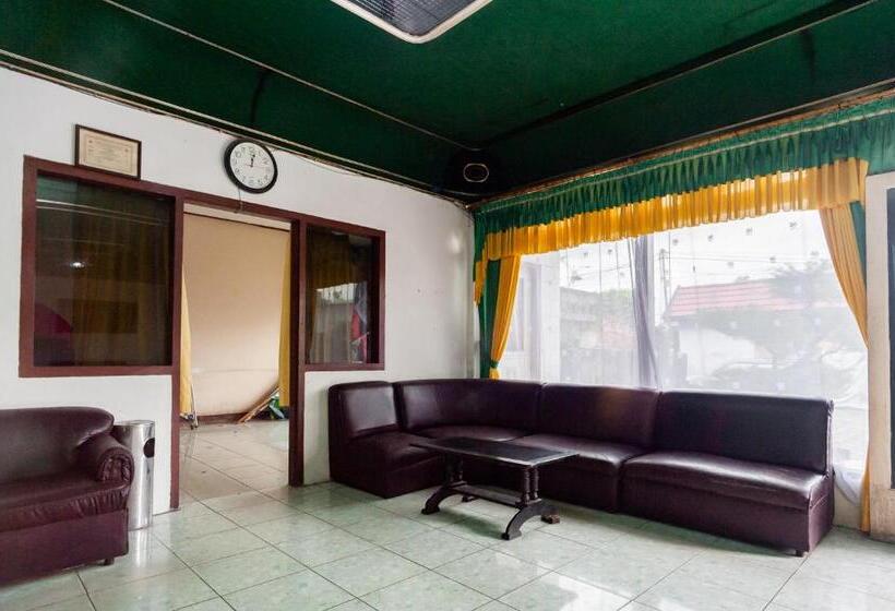 בית מלון כפרי Reddoorz @ Jalan Jendral Sudirman Jambi 2