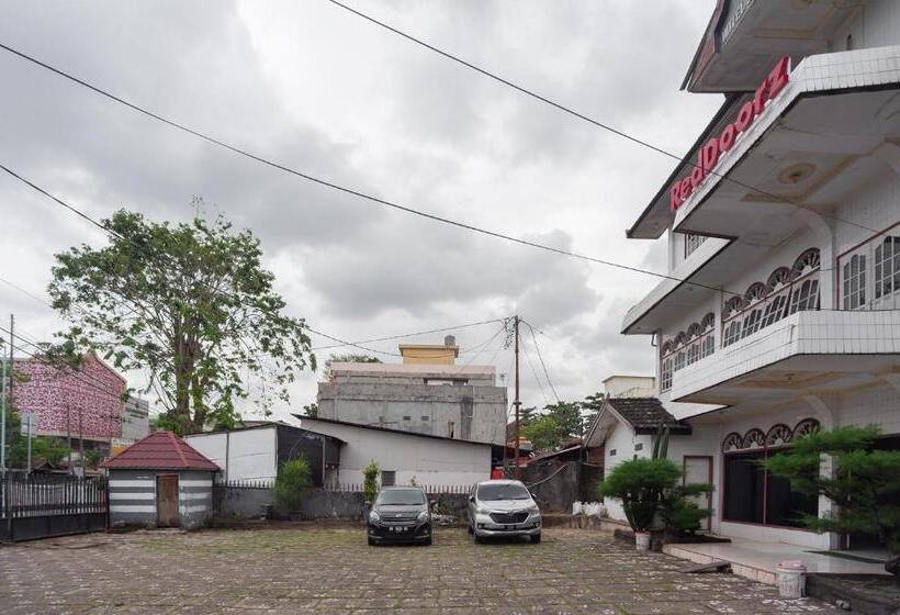 Szálloda Reddoorz @ Jalan Jendral Sudirman Jambi 2