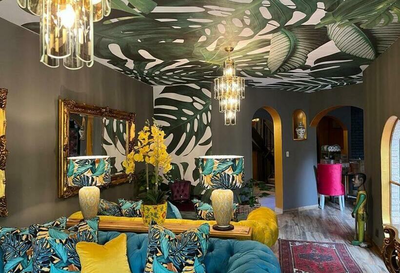 פנסיון Grafiti Boutique