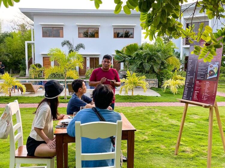 Red Picnic Hostel Panglao