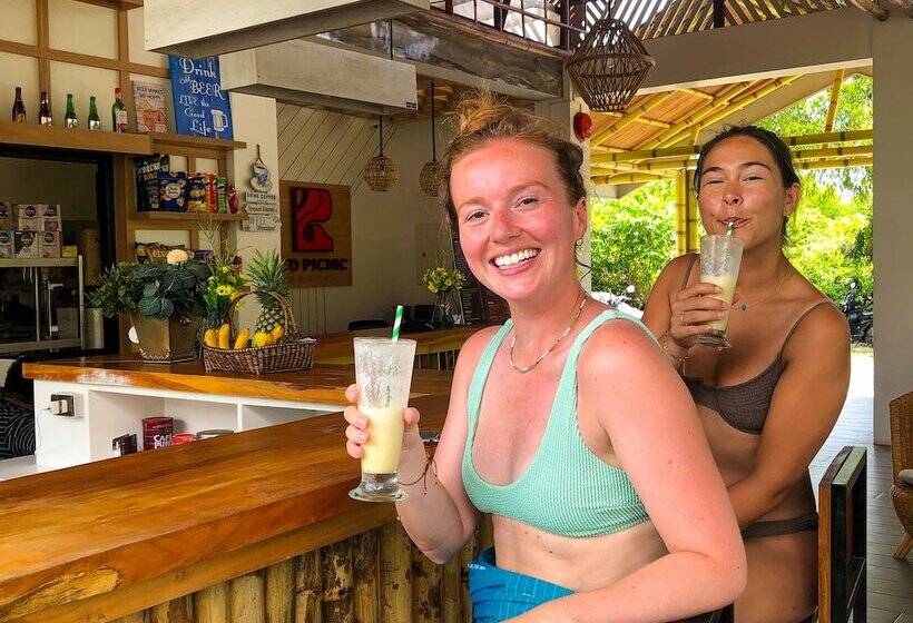Red Picnic Hostel Panglao