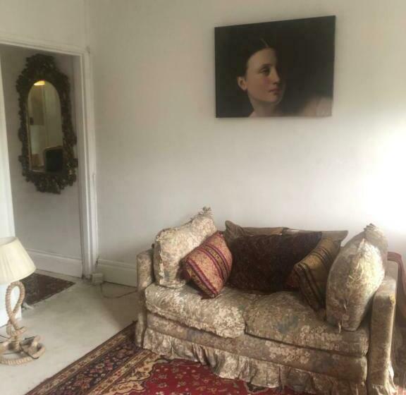 تختخواب و صبحانه 1 Laurel Cottages