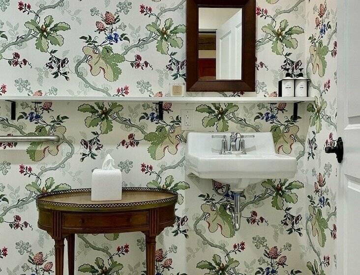 Отель Pert House