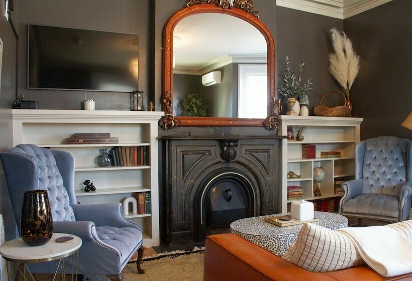 Отель Pert House