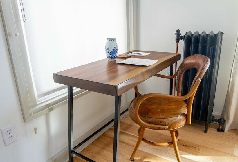 Отель Pert House