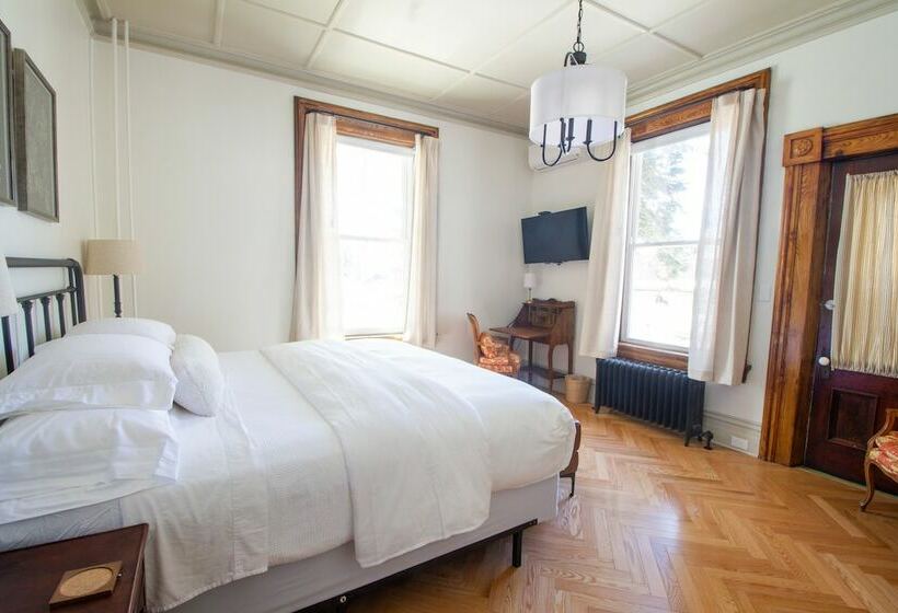 Отель Pert House