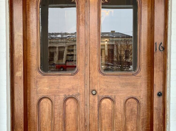 Отель Pert House