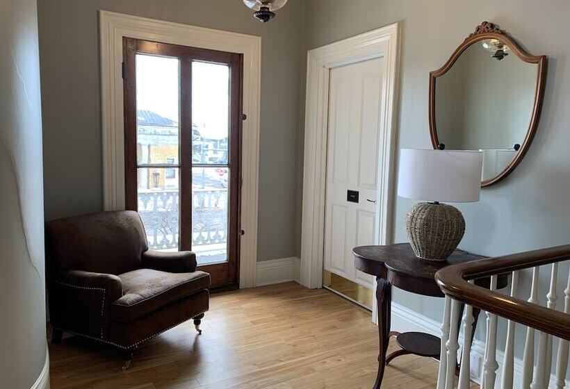 Отель Pert House