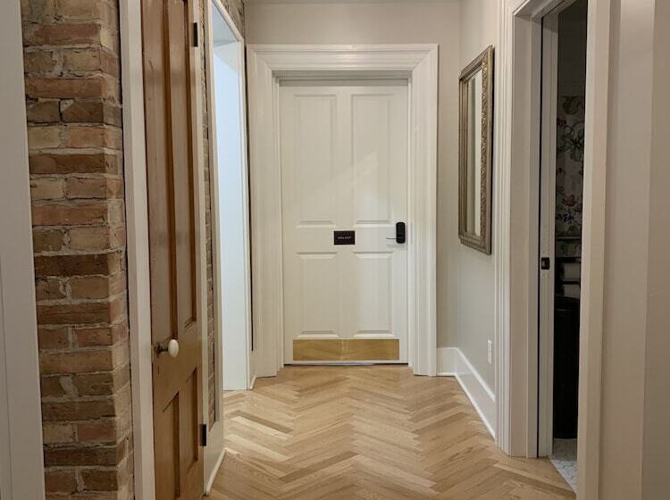 Отель Pert House