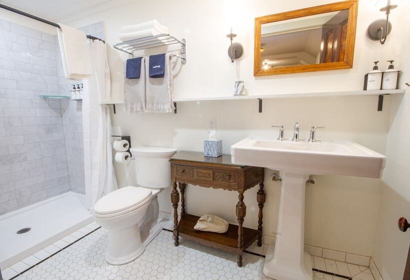 Отель Pert House