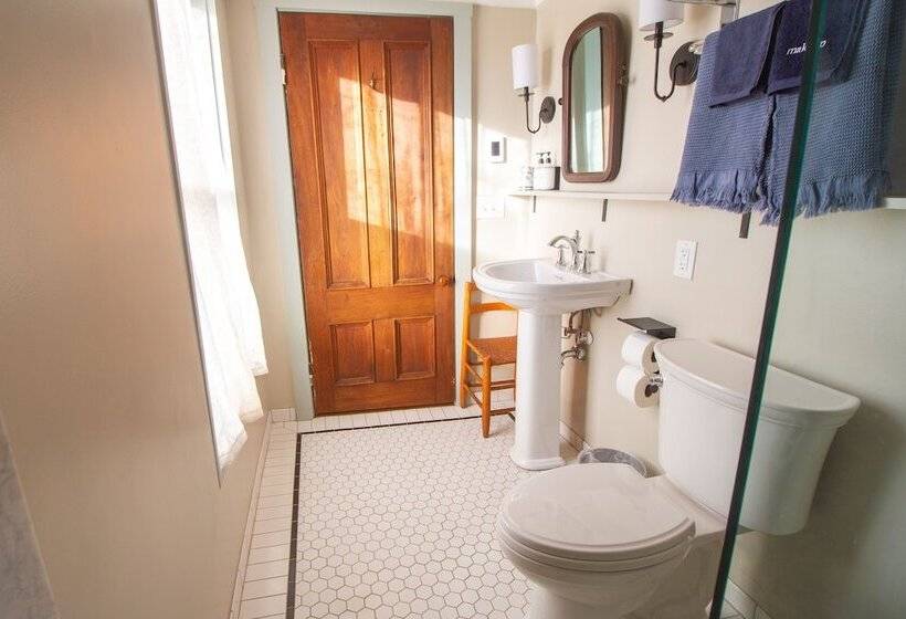 Отель Pert House