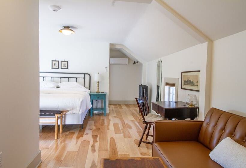 Отель Pert House