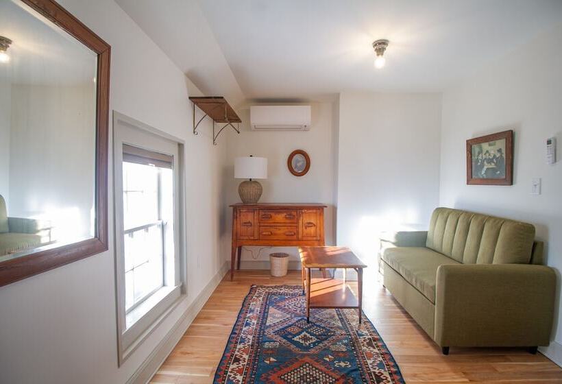 Отель Pert House