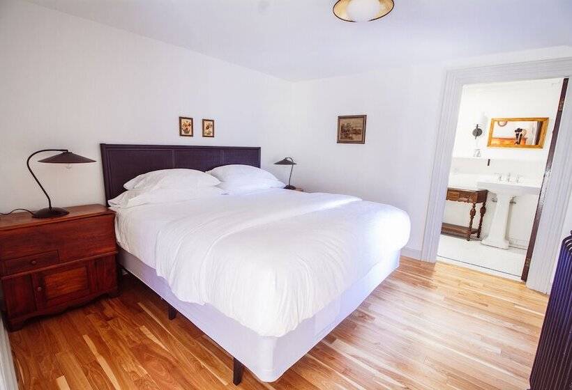 Отель Pert House