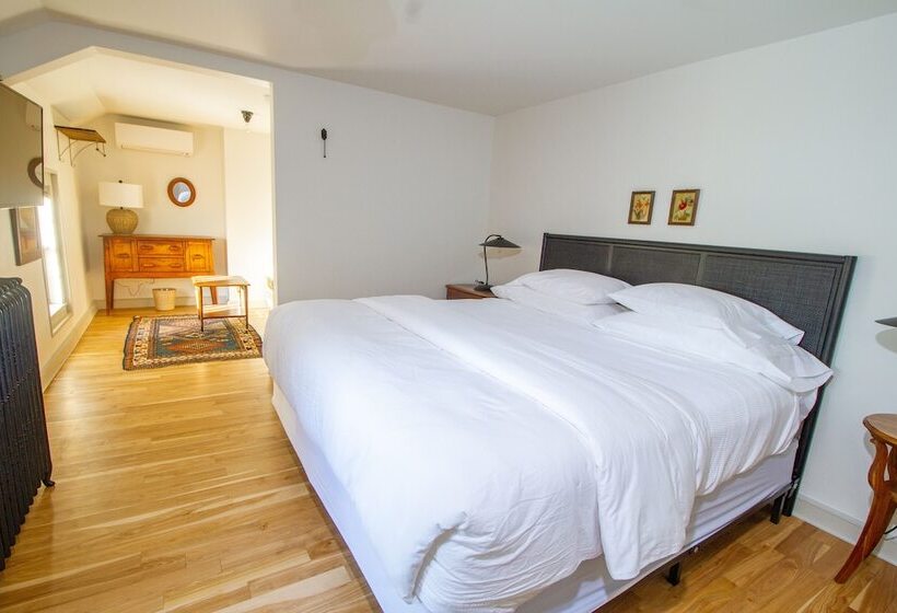 Отель Pert House