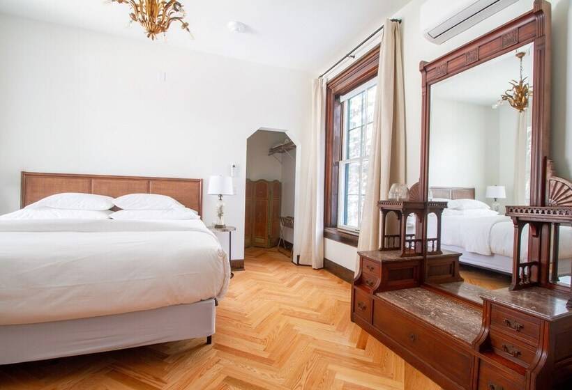 Отель Pert House