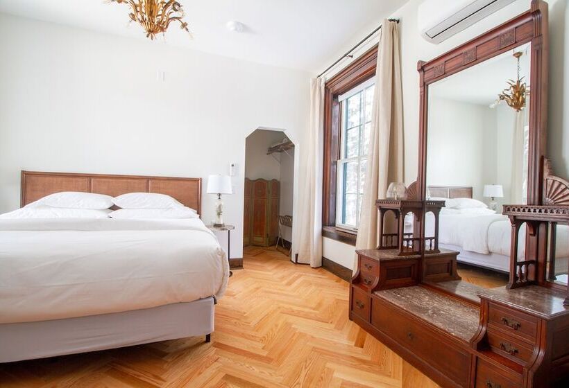 Отель Pert House