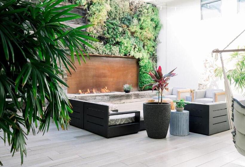 ホテル Scp Seven4one