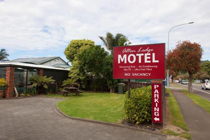 Alton Lodge Motel