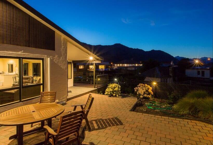 Clearbrook Motel & Serviced Apartments